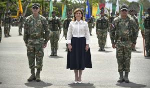 Vicepresidenta de la República encabeza graduación de 1,300 militares