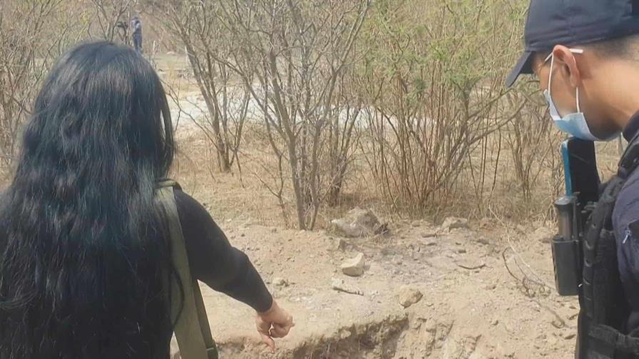 Madres de desaparecidos hallan cadáveres en fosas clandestinas en México