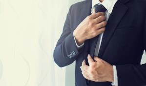 ¿Cómo hacer un nudo de corbata en menos de 20 segundos?