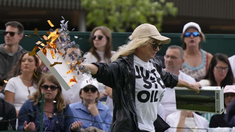 La lluvia y protestas de ambientalistas marcan el 3er día de Wimbledon La lluvia y protestas de ambientalistas marcan el 3er día de Wimbledon