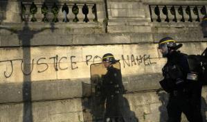 Francia: Juicios exprés para los jóvenes detenidos por los disturbios