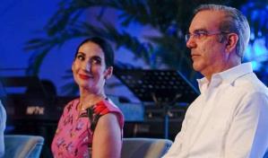 Raquel Arbaje se encarga personalmente del cuidado de Abinader tras su diagnóstico de COVID-19