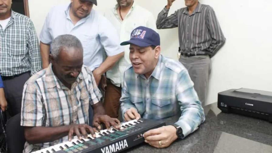 Muere el pianista July Pie, exintegrante de la orquesta de Fernando Villalona