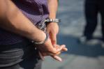 Imponen tres meses de prisión preventiva a hombre que lanzó mujer de un segundo piso en Santiago