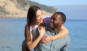 Cómo hacer que la transición de la amistad a una relación amorosa sea exitosa