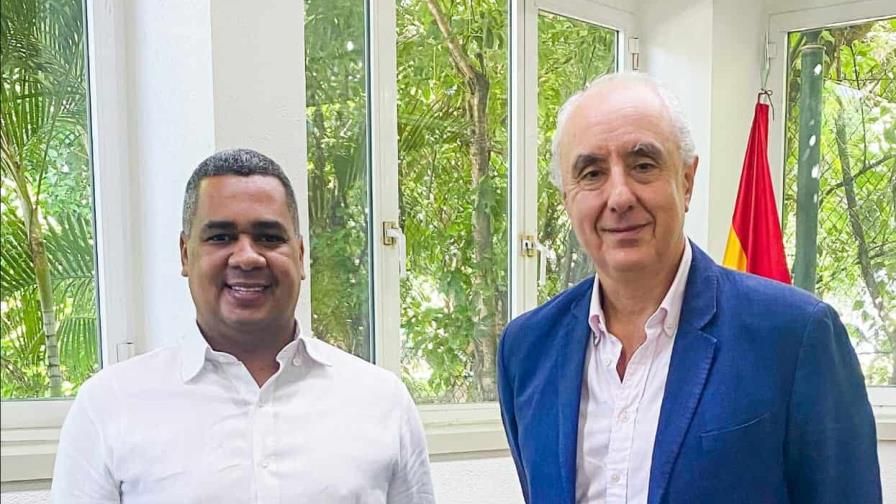 Españoles residentes en el país podrán enviar boletas electorales por el Inposdom Españoles residentes en el país podrán enviar boletas electorales por el Inposdom