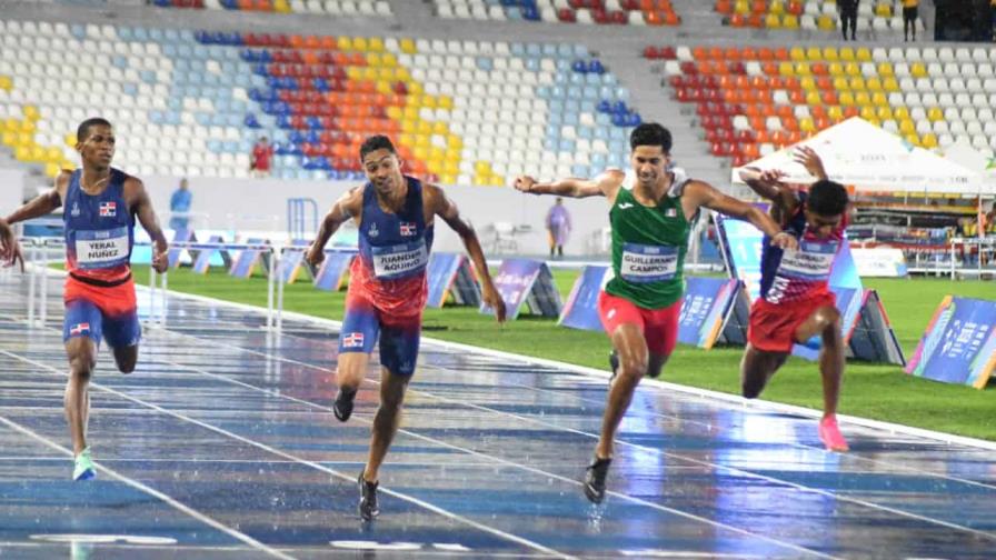 Juander Santos ganó el bronce en los 400 metros con obstáculos