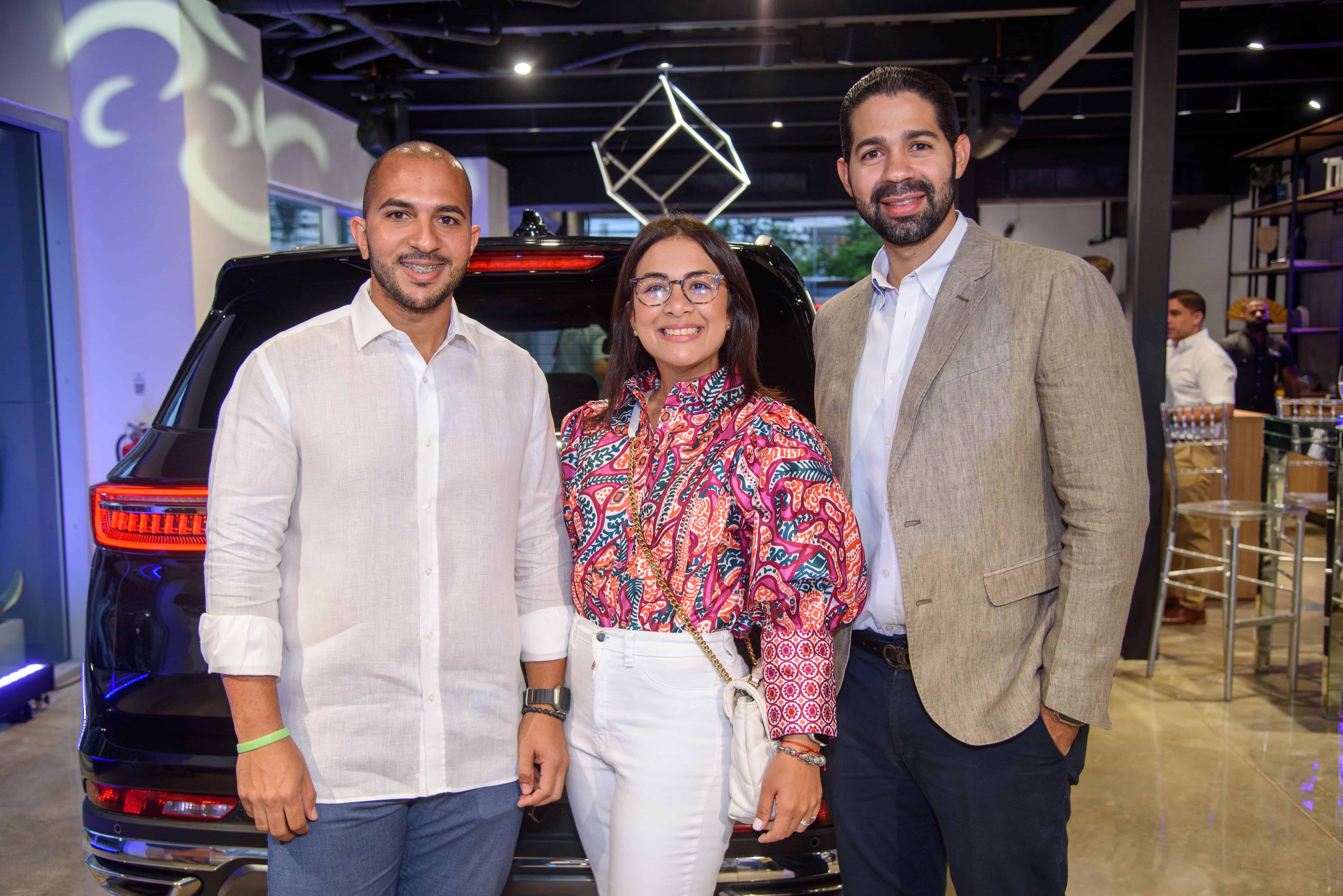Carlos Suzaña, Arlene Taveras y Miguel Liriano. 