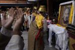 El dalái lama cumple 88 años con su vida y sueño en juicio El dalái lama cumple 88 años con su vida y sueño en juicio