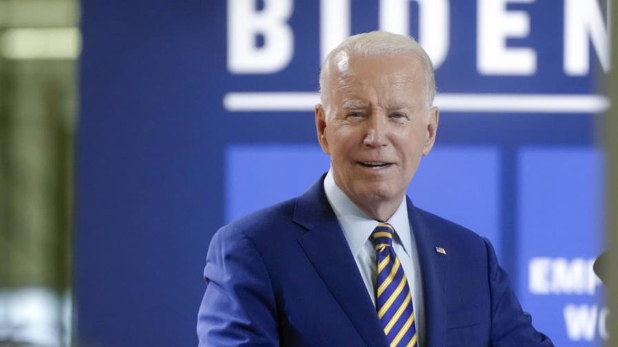 Administración de Biden investiga las denuncias de trato inhumano en la frontera sur