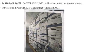 Difunden partes censuradas de solicitud de orden para allanar la mansión de Trump