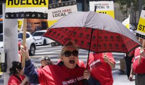 Trabajadores de hotel en California vuelven al trabajo tras su huelga, advierten de más paros