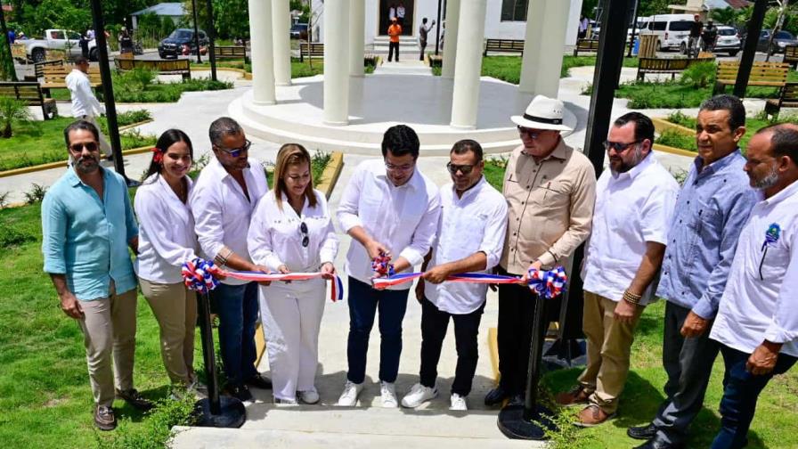 Ministerio de Turismo inaugura construcción de Parque Central en San José de Ocoa