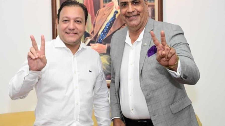 Aspirantes a alcaldes del PRSC y de la Fuerza del Pueblo se juramentan en el PLD