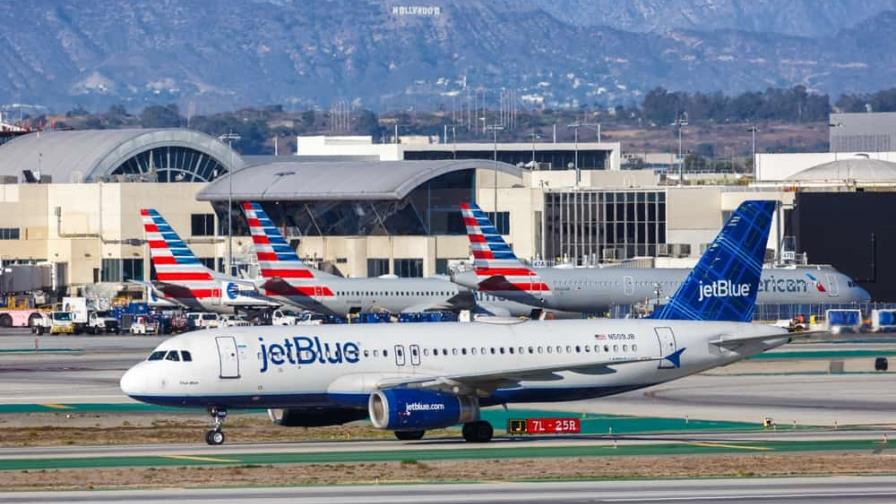 JetBlue pone fin de su alianza con American Airlines