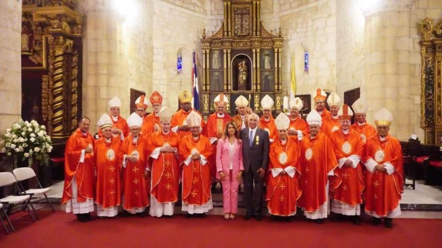 El doctor dominicano Ramón Tallaj recibe condecoración papal