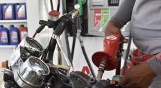 Gasolinas y gasoil acumulan alzas de hasta RD$45 por gal&oacute;n desde mediados de marzo