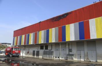 Incendio afecta el techo de la nave central del Mercado Nuevo de Villa Agrícolas