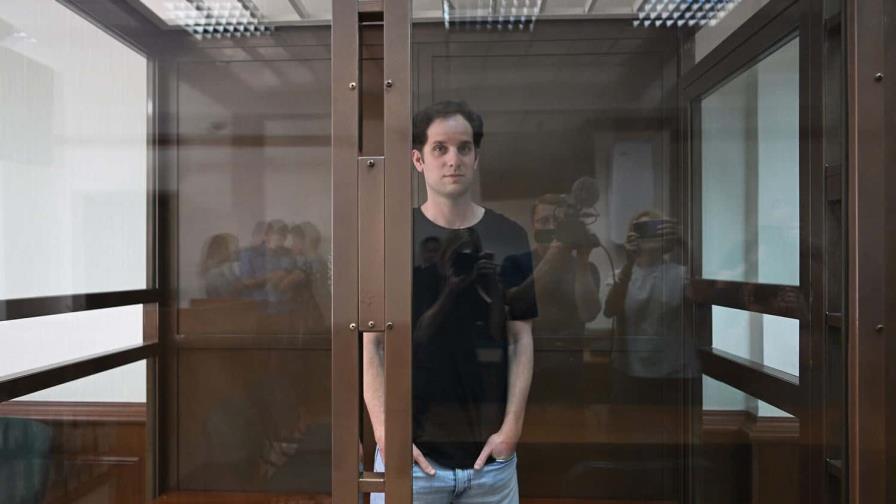 El periodista estadounidense Evan Gershkovich cumple 100 días detenido en Rusia