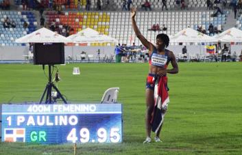 Video | Marileidy Paulino gana oro de los 400 metros planos de los Centroamericanos y rompe récord