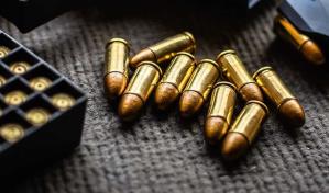 Estadounidense es condenado a seis años de cárcel por contrabando de municiones a México