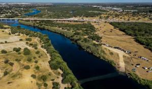 Rechazan el plan de Texas de poner boyas en el Río Grande para evitar el cruce de migrantes