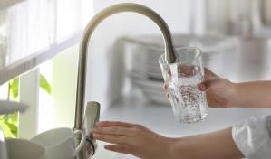 El 45 % del agua del grifo de EE.UU. está contaminada para siempre