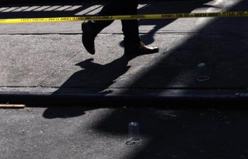 Un hombre a bordo de un ciclomotor tirotea a varias personas en Nueva York