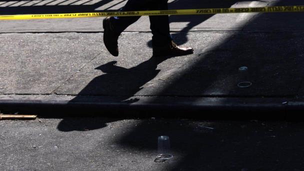 Un hombre a bordo de un ciclomotor tirotea a varias personas en Nueva York