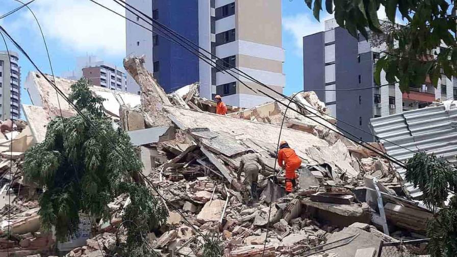 El número de muertos por el desplome de un edificio en Brasil se eleva a once