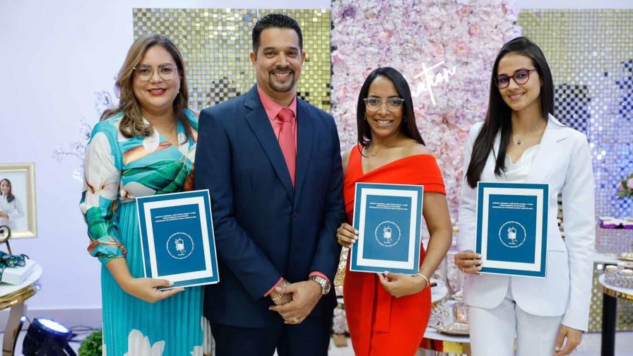 Hospital José María Cabral celebra graduación de especialistas en nutrición