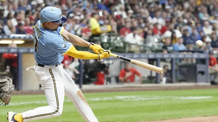 Willy Adames pega cuadrangular en la victoria de los Cerveceros Willy Adames pega cuadrangular en la victoria de los Cerveceros