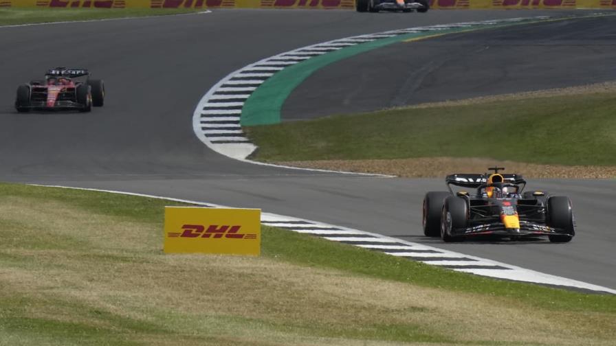 Verstappen partirá primero en Inglaterra; Pérez nuevamente con problemas