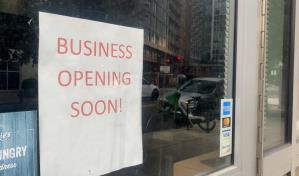 La creación de empleo se ralentiza en EE.UU. aunque la tasa de paro vuelve a bajar