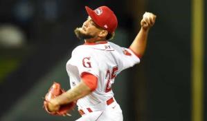 Luis Guerrero supera sus limitaciones físicas para triunfar en el béisbol