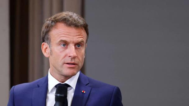 La justicia investiga a una cantante que habló desde el escenario de linchar a Macron