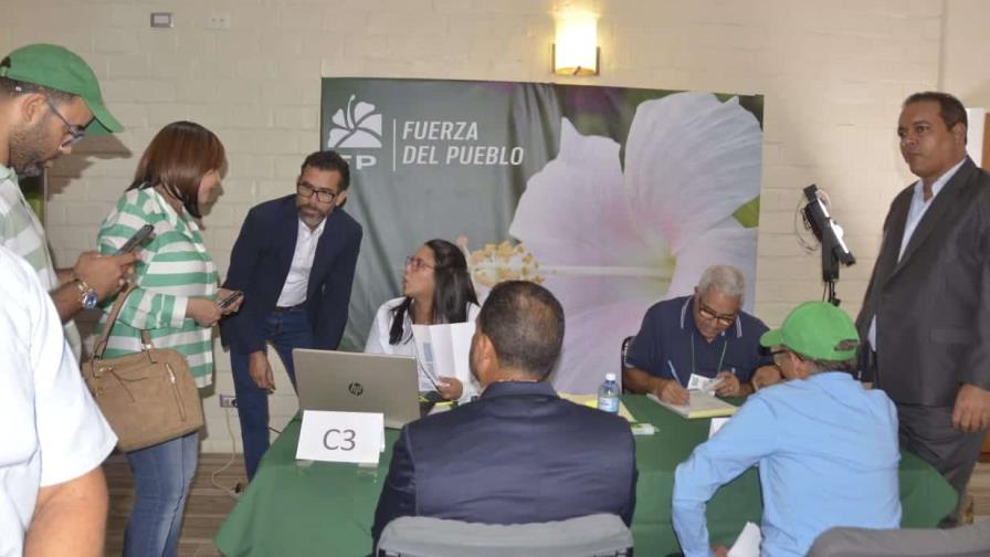 Partido Fuerza del Pueblo comienza inscripción de precandidatos en Santiago