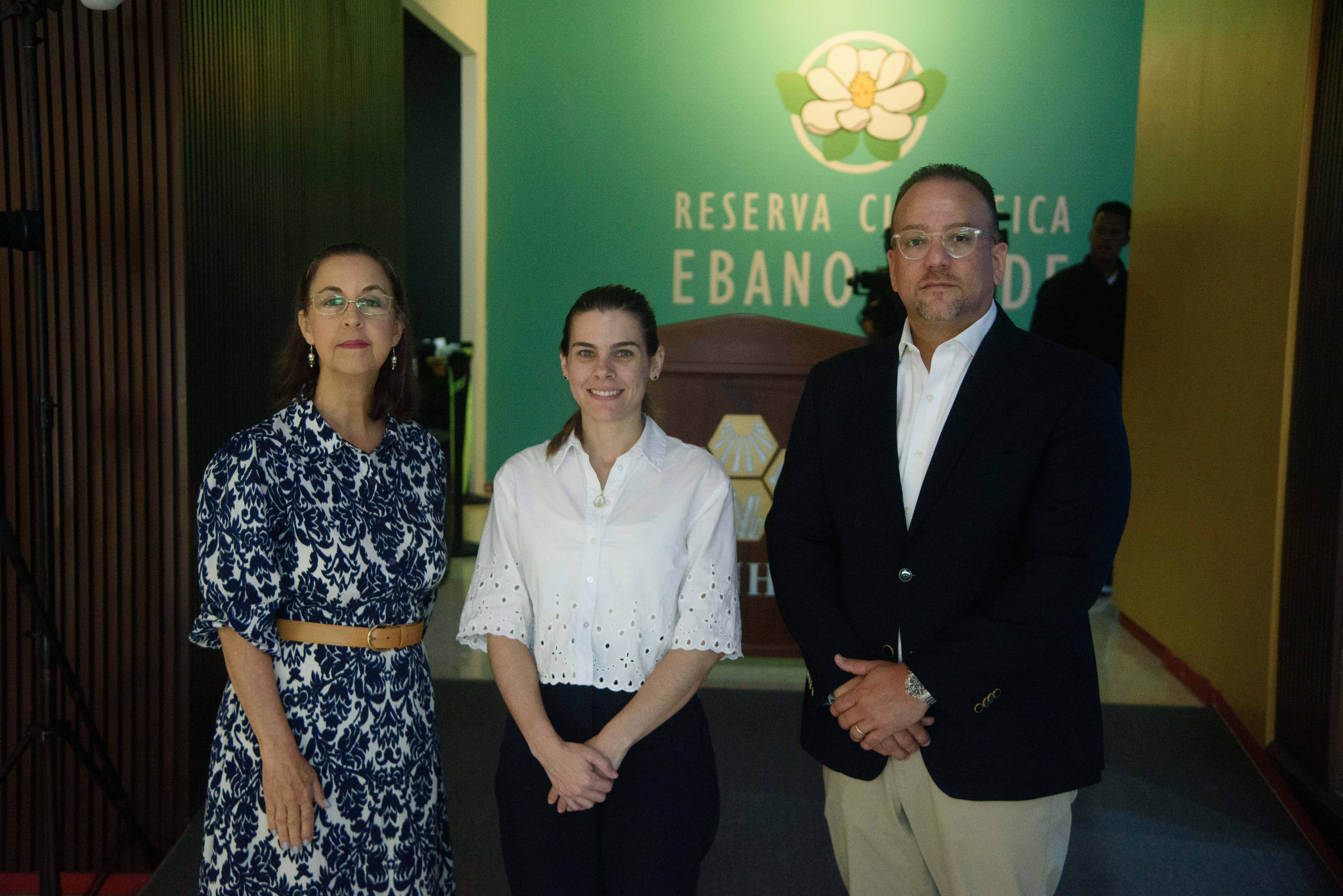 Liza Tejeda, Michelle Geara y Ramón González.