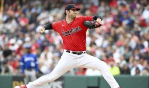 Gavin Williams tiene su primera victoria y Guardianes superan a Reales