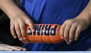 Popular bebida entre jóvenes está bajo la lupa por exceso de cafeína en EE.UU.