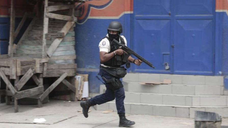 "La solución empieza por una policía internacional que ayude a la haitiana a controlar la seguridad"