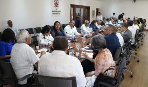 Ministro de Educación busca garantizar calidad de aprendizajes y mejores condiciones para profesores