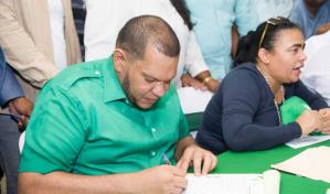 Carlos Guzmán inscribe precandidatura a Alcaldía de Santo Domingo Norte