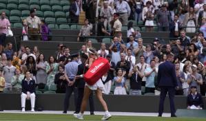 Wimbledon no se entrometerá en política de saludo entre jugadores, pese a abucheos