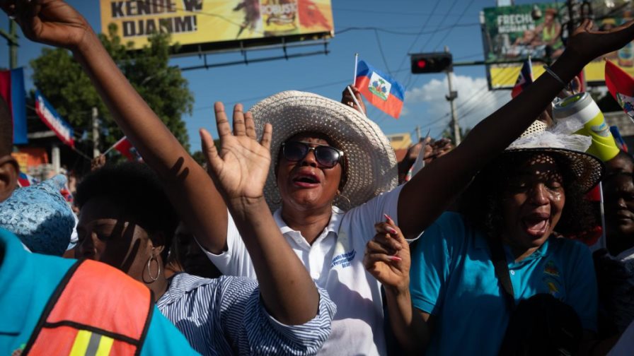 Miles de haitianos marchan en Miami para alertar del caos en su país