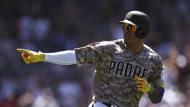Nuevo dolor en el codo sacó de la alineación a Manny Machado