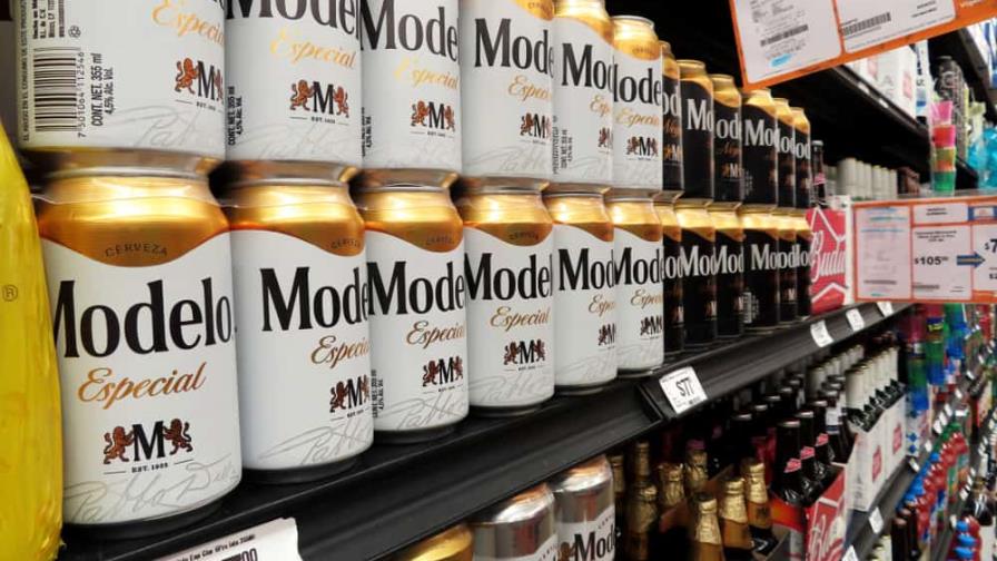 Modelo destrona a Bud Light como la cerveza más vendida en EE.UU. por segundo mes consecutivo