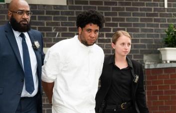 Es dominicano el hombre que tiroteó a varias personas desde una pasola en NY