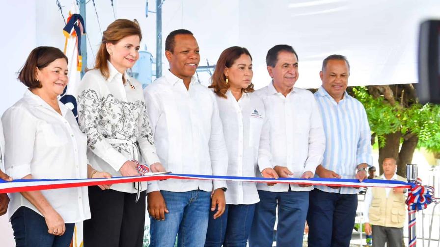 Edesur inaugura cuatro proyectos eléctricos en San Cristóbal y Baní