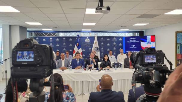 El gobierno declara las calles dominicanas libres de metanol